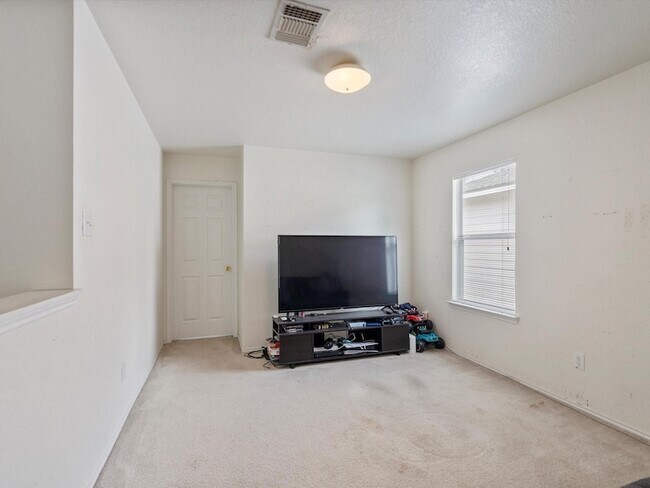 Building Photo - 5143 Roth Forest Ln