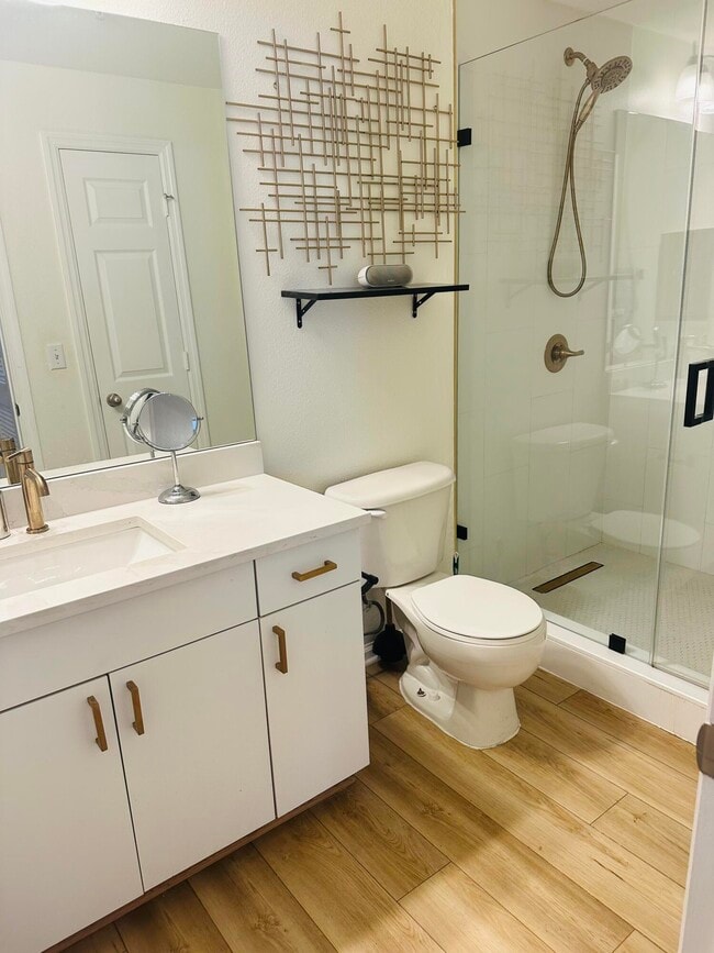 Building Photo - 533 NE 3rd Ave