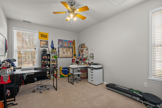 Building Photo - 49 Humphreys Dr