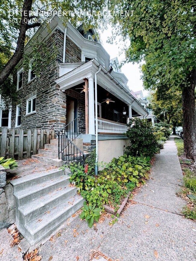 Building Photo - 6617 Quincy St