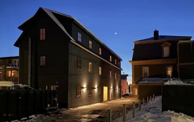 Building Photo - 79 N Main St