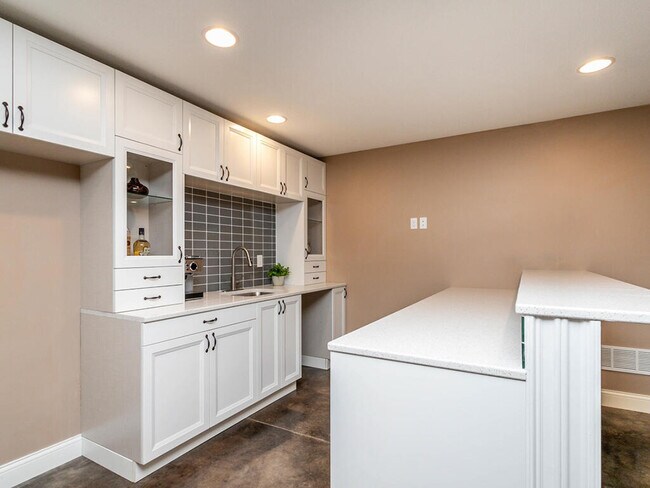 Building Photo - 4106 Huron Ct