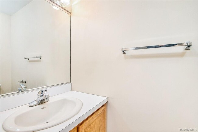 Building Photo - 22 Lake Lodge Dr