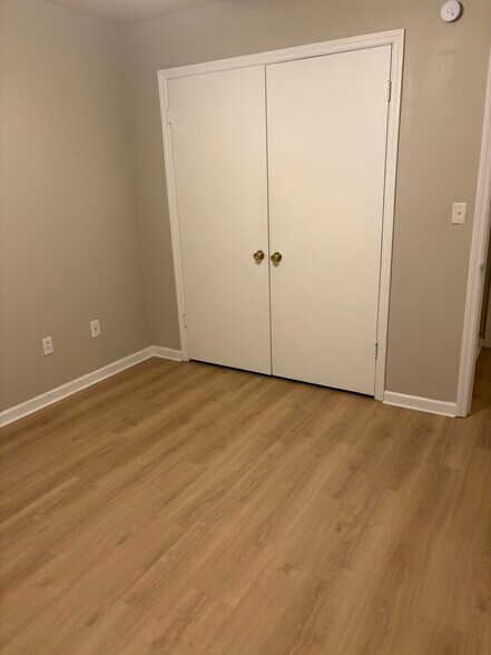 Building Photo - 223 Ridge Ln