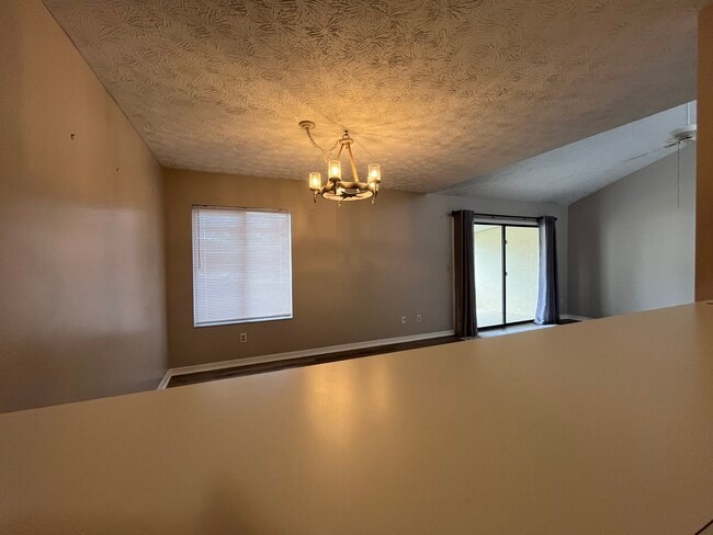 Building Photo - 1580 SW Crossing Cir