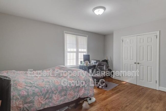 Building Photo - 600 W Surles St