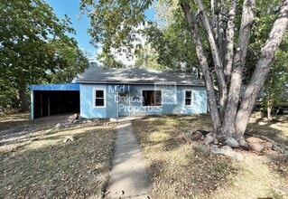 Building Photo - 216 E 11th- 2 bedroom house