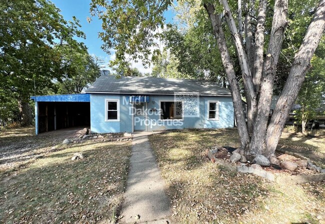 Primary Photo - 216 E 11th Ave