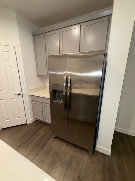 Building Photo - 2340 E Marguerite Ave