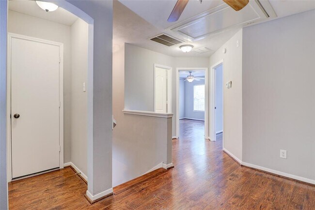 Building Photo - 5339 Canyon Hollow Dr