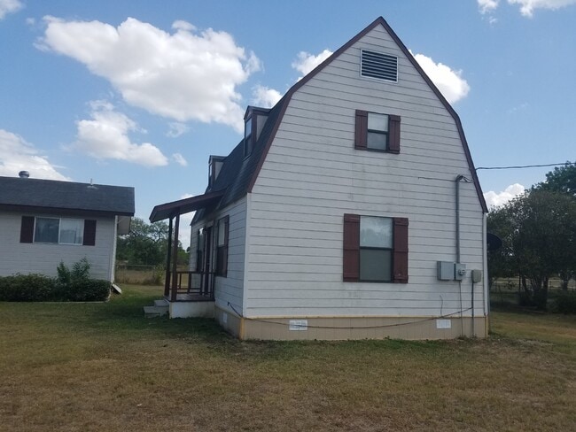 Building Photo - 1104 Hickory St