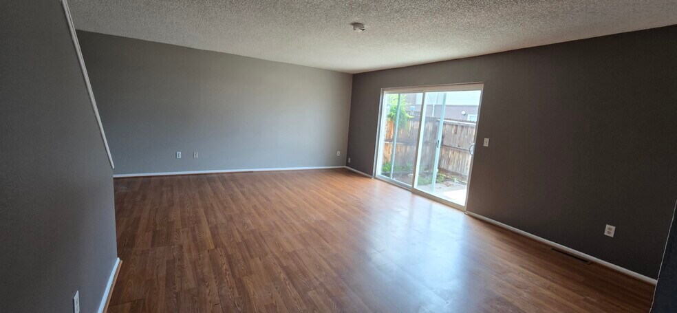 Building Photo - 8047 Wolff St