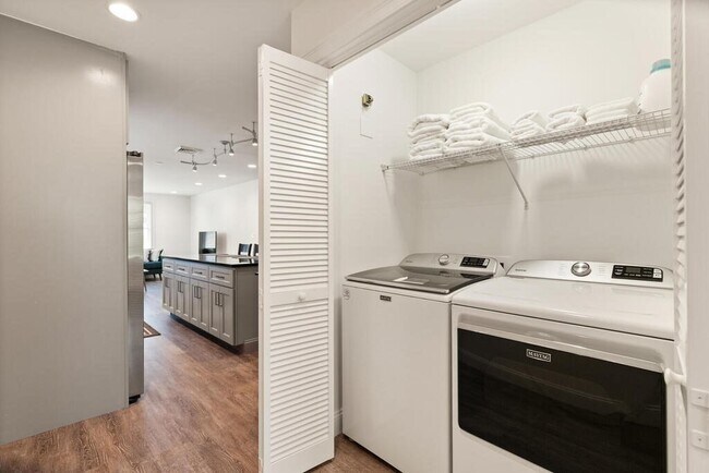 Building Photo - 149 Pleasant St