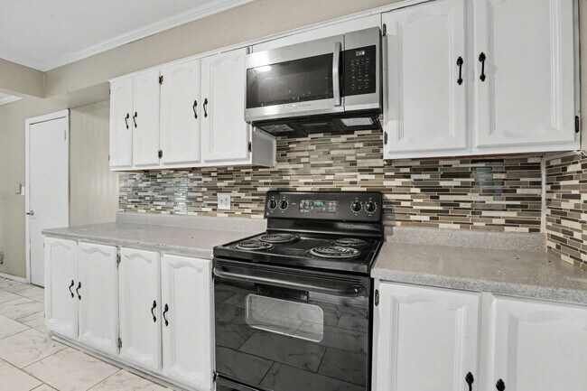 Building Photo - 2236 SW 59th Pl