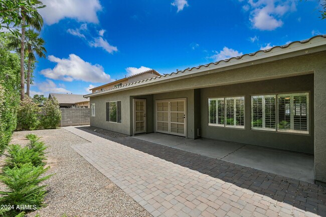 Building Photo - 12818 W Mulberry Dr