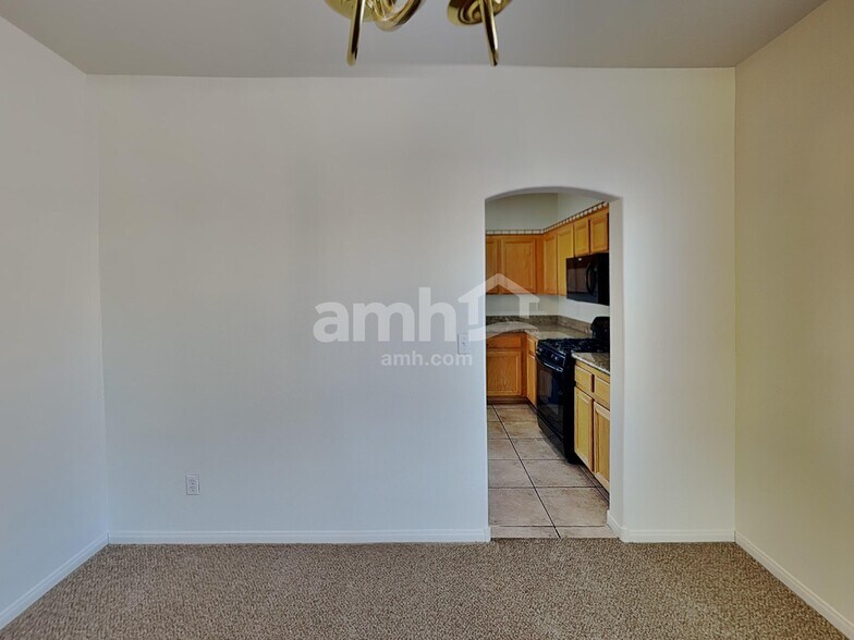 Building Photo - 9876 Vermillion Cliffs Ave