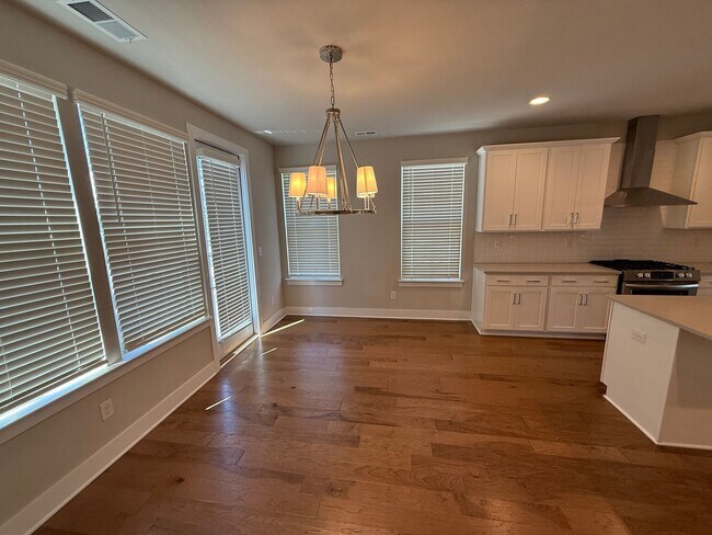 Building Photo - Beauitiful Home in the heart of Ballantyne!!