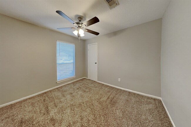 Building Photo - 31 S White Pebble Ct