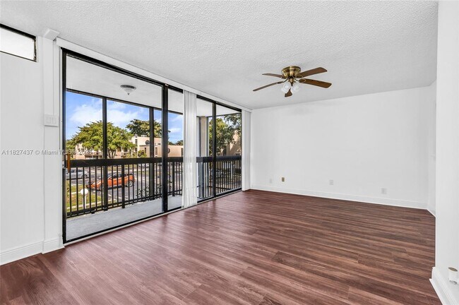 Building Photo - 2821 SW 87th Ave