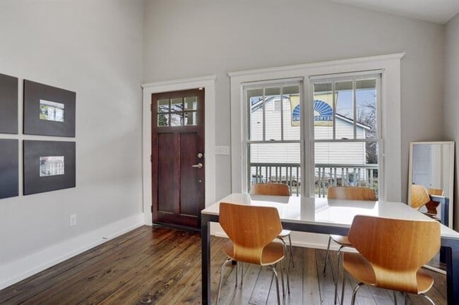 Building Photo - 87 Chester Ave SE