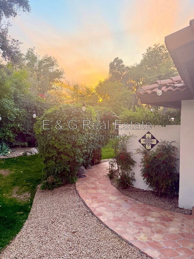 Building Photo - 8617 E Larkspur Dr