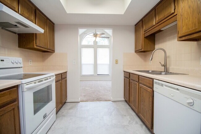 Building Photo - 7171 N 9th Ave