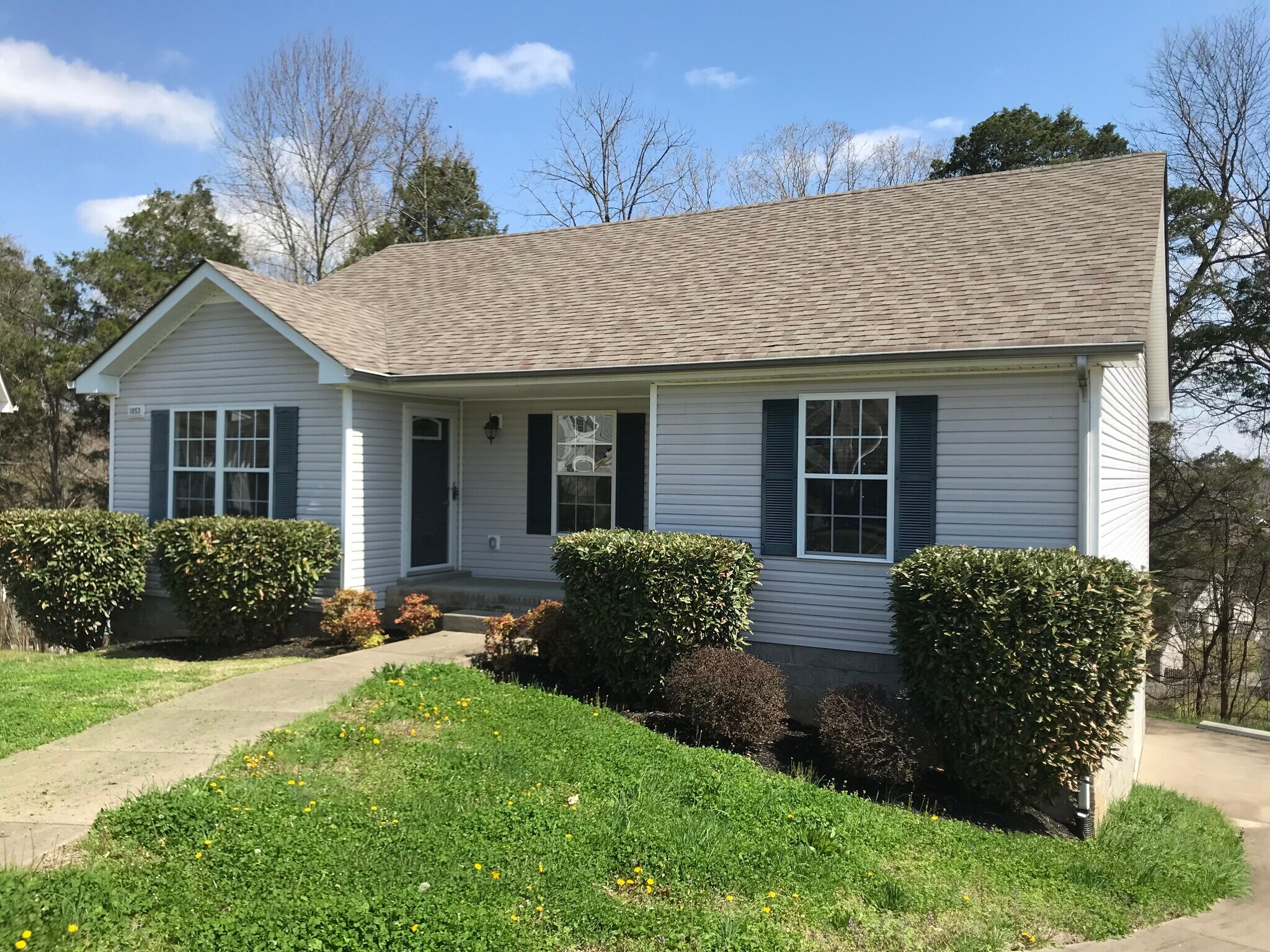 Building Photo - 1053 Red Apple Ct