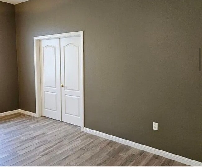 Building Photo - Ground floor condo in Green Valley Ranch area