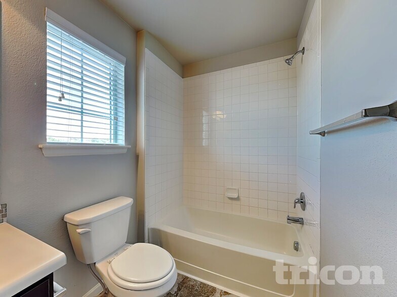 Building Photo - 19760 E 61st Dr