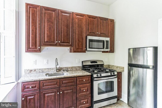 Building Photo - 2008 Spruce St