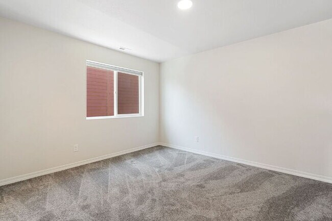 Building Photo - Modern 2-Story Home Near Peterson & Schrie...