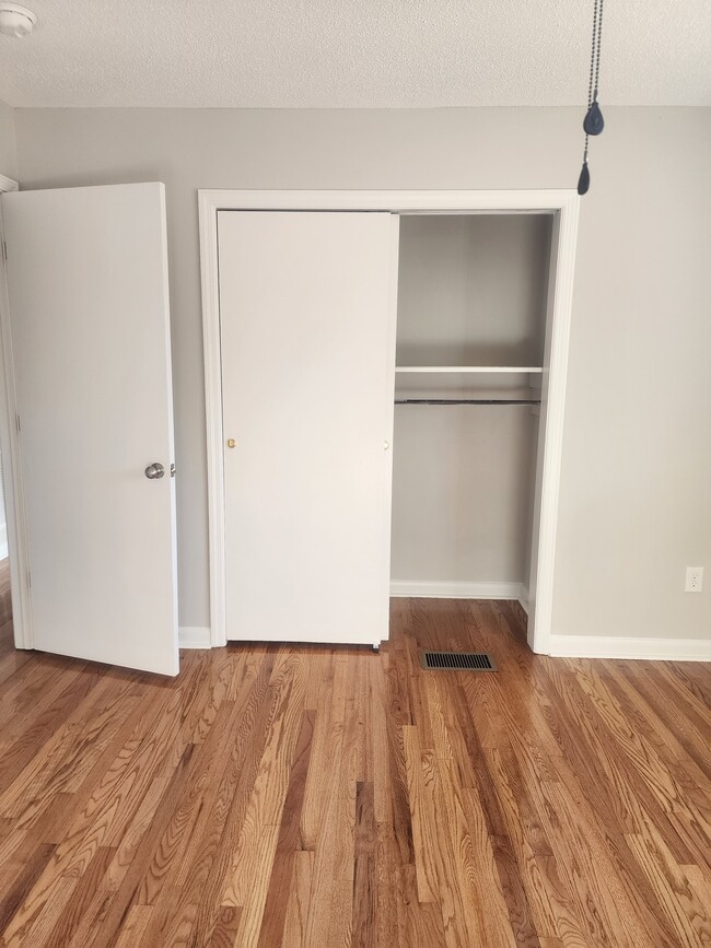 Building Photo - 3231 Dorian Rd