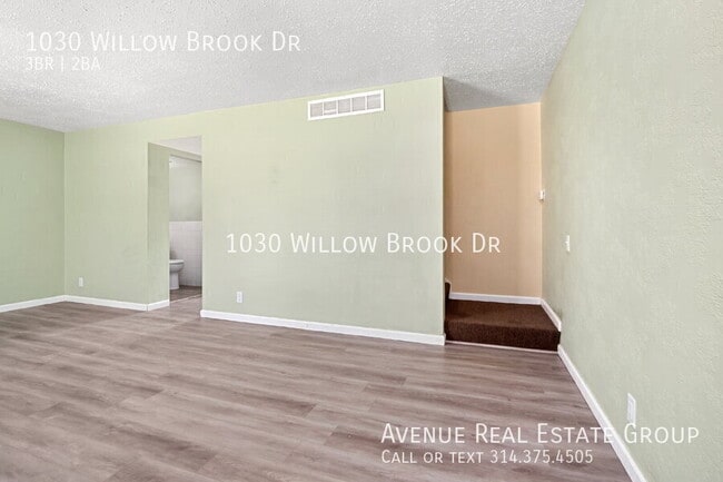 Building Photo - 1030 Willow Brook Dr