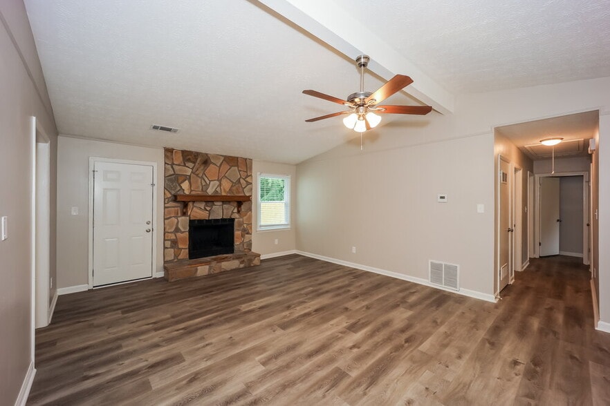 Building Photo - 4741 Cedar Lake Dr SE