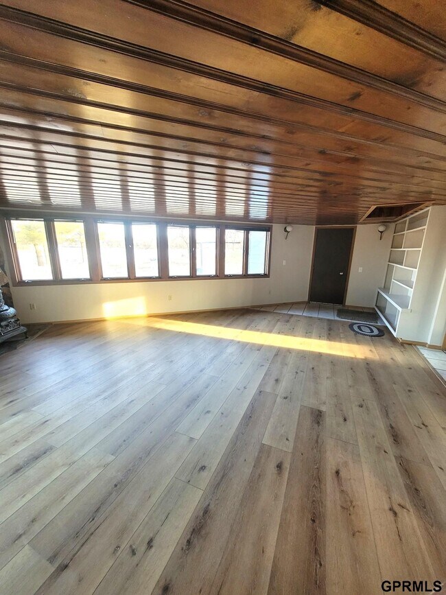 Building Photo - 1055 Platteview Dr