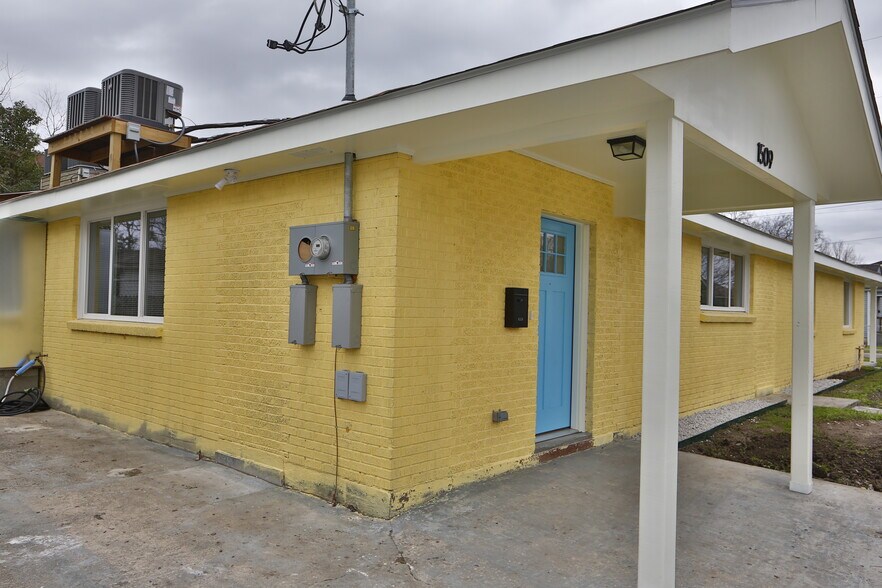 Exterior - 1509 Congress St