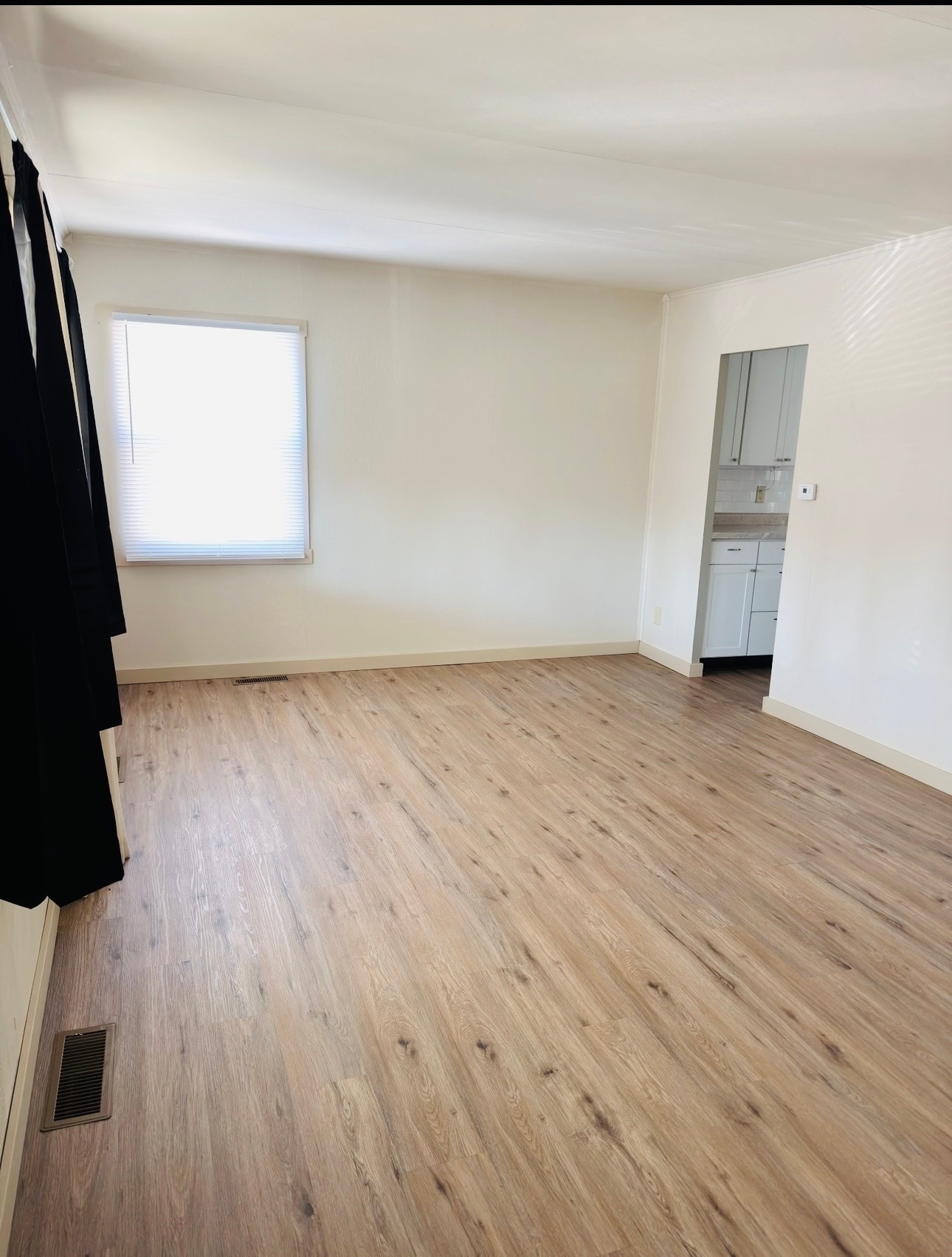 Building Photo - 2251 Vale Dr