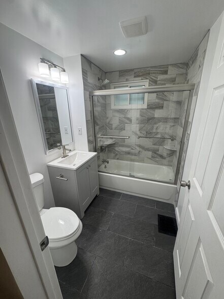 Building Photo - 302 Prospect St