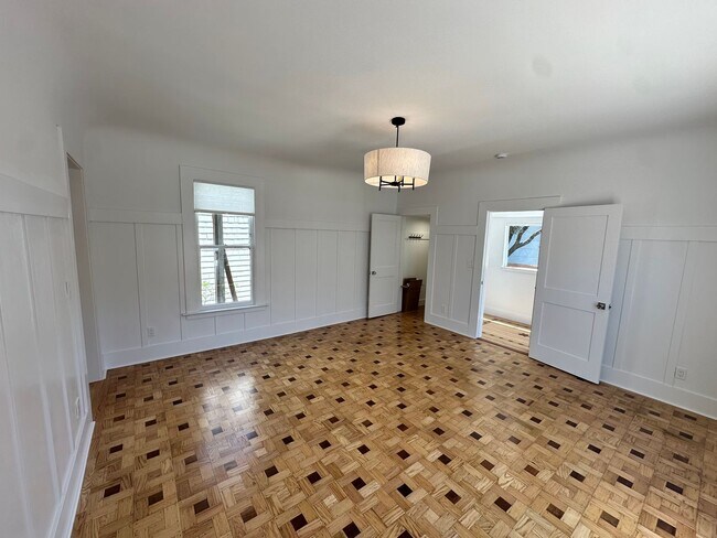 Building Photo - Fully renovated Noe Valley charmer - 2 BR | 1 BA Unit in the Heart of Noe Valley