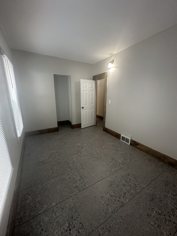 Building Photo - 3244 W 92nd St