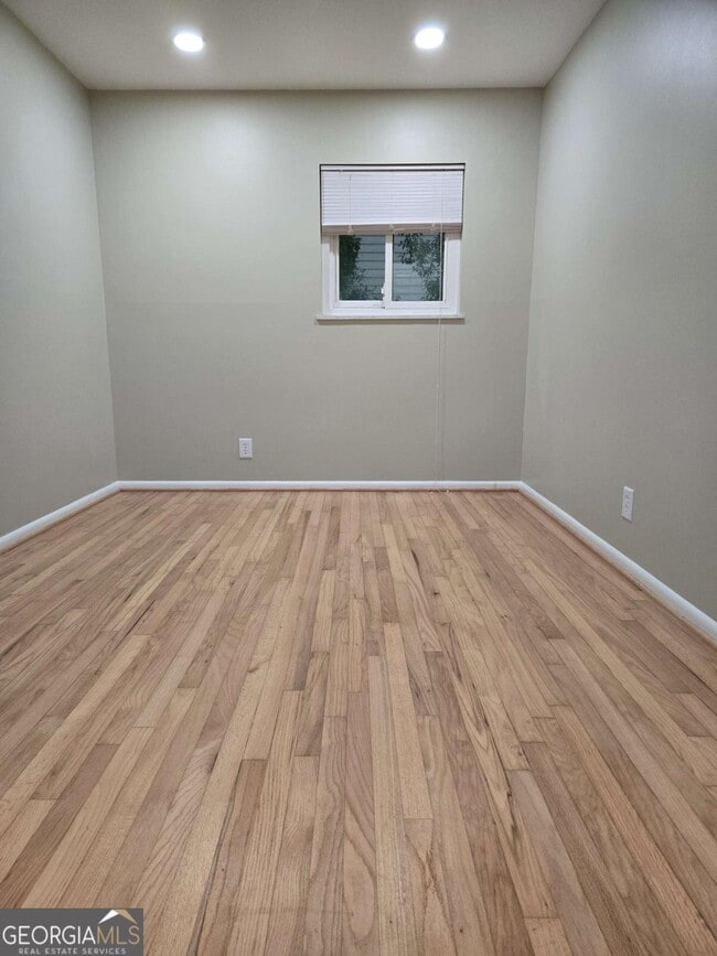 Building Photo - 3817 Captain Dr