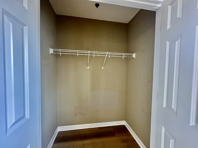 Building Photo - Beautiful Two Bedroom Townhome Located in Bluffton Village!
