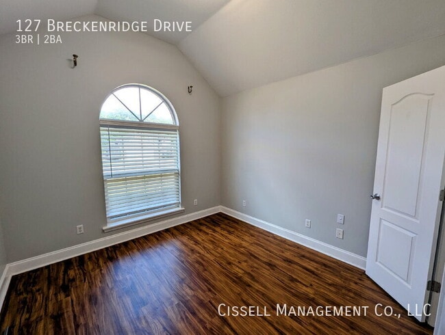 Building Photo - 127 Breckenridge Dr