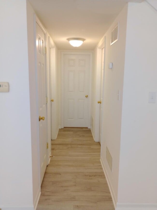 Building Photo - 5015 CARRIE RIDGE Dr