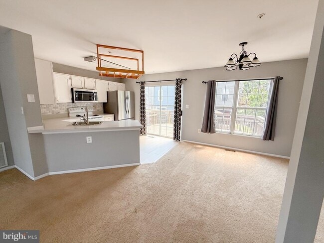 Building Photo - 9424 Sea Breeze Ct
