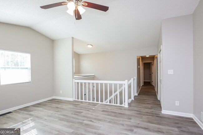 Building Photo - 5642 Riverside Dr