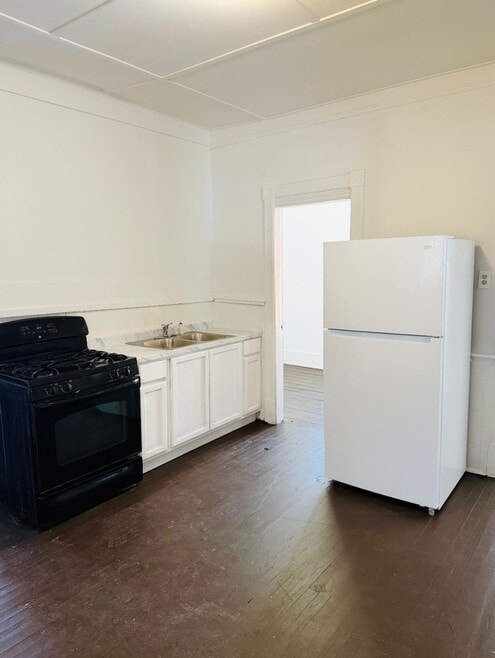 Building Photo - 362 9th St