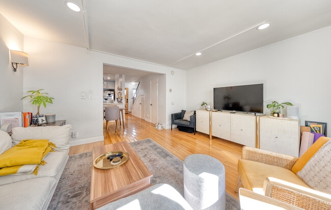 Building Photo - 2628 Kansas Ave