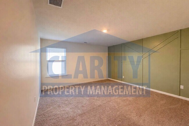 Building Photo - Four-bedroom home in a spacious cul-de-sac lot!