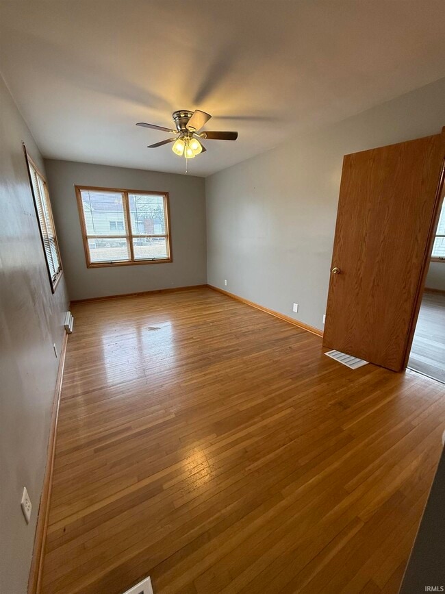 Building Photo - 1333 Hart St